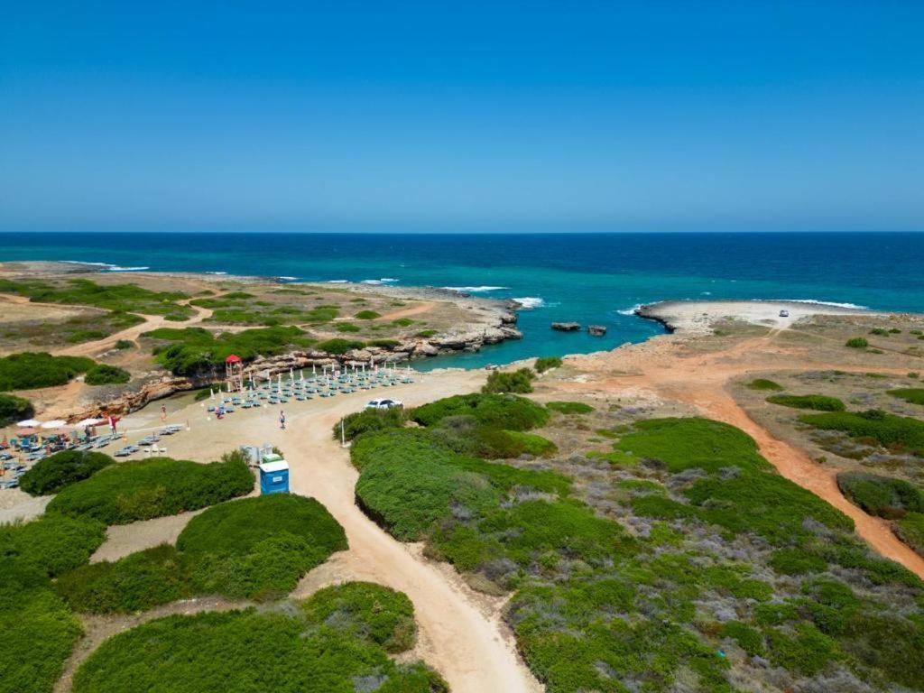 Hotel Scoglio Degli Achei Торре-Санта-Сабина Экстерьер фото